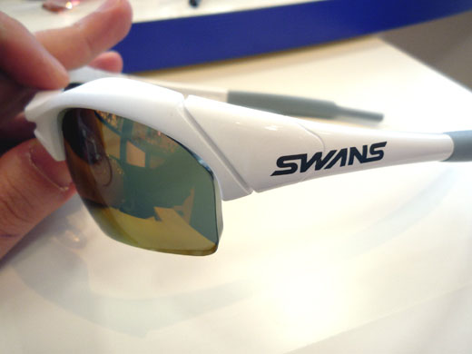 スワンズ Swans 度付き特殊スポーツサングラスのご紹介 偏光ミラー加工です 石川県金沢市の太陽めがね Ss級認定眼鏡士と認定補聴器技能者が視生活のアドバイザーとして快適なメガネをお作りします