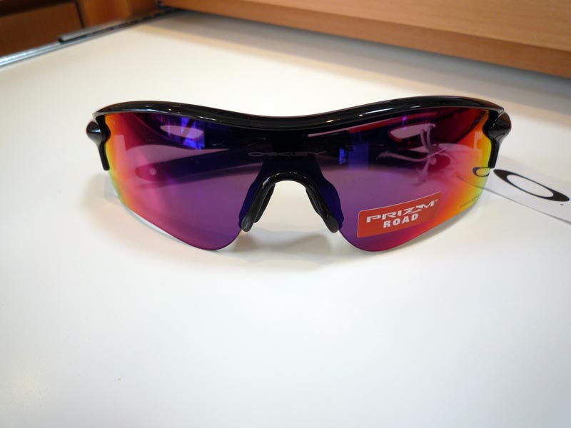 オークリーサングラス入荷！ OO9206-37 レーダーロックパスのプリズムロード仕様 |  石川県金沢市の太陽めがね～SS級認定眼鏡士と認定補聴器技能者が視生活のアドバイザーとして快適なメガネをお作りします