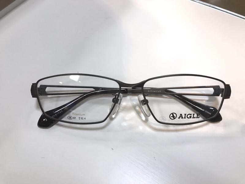 大きいサイズのメガネフレームが入荷 ただ大きいだけでなくおしゃれさもあります 石川県金沢市の太陽めがね Ss級認定眼鏡 士と認定補聴器技能者が視生活のアドバイザーとして快適なメガネをお作りします